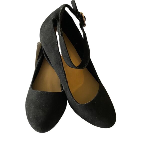Luoika Wm’s Sz 7 Black Suede Ankle Strap Round Toe Pump Shoes - Picture 1 of 6
